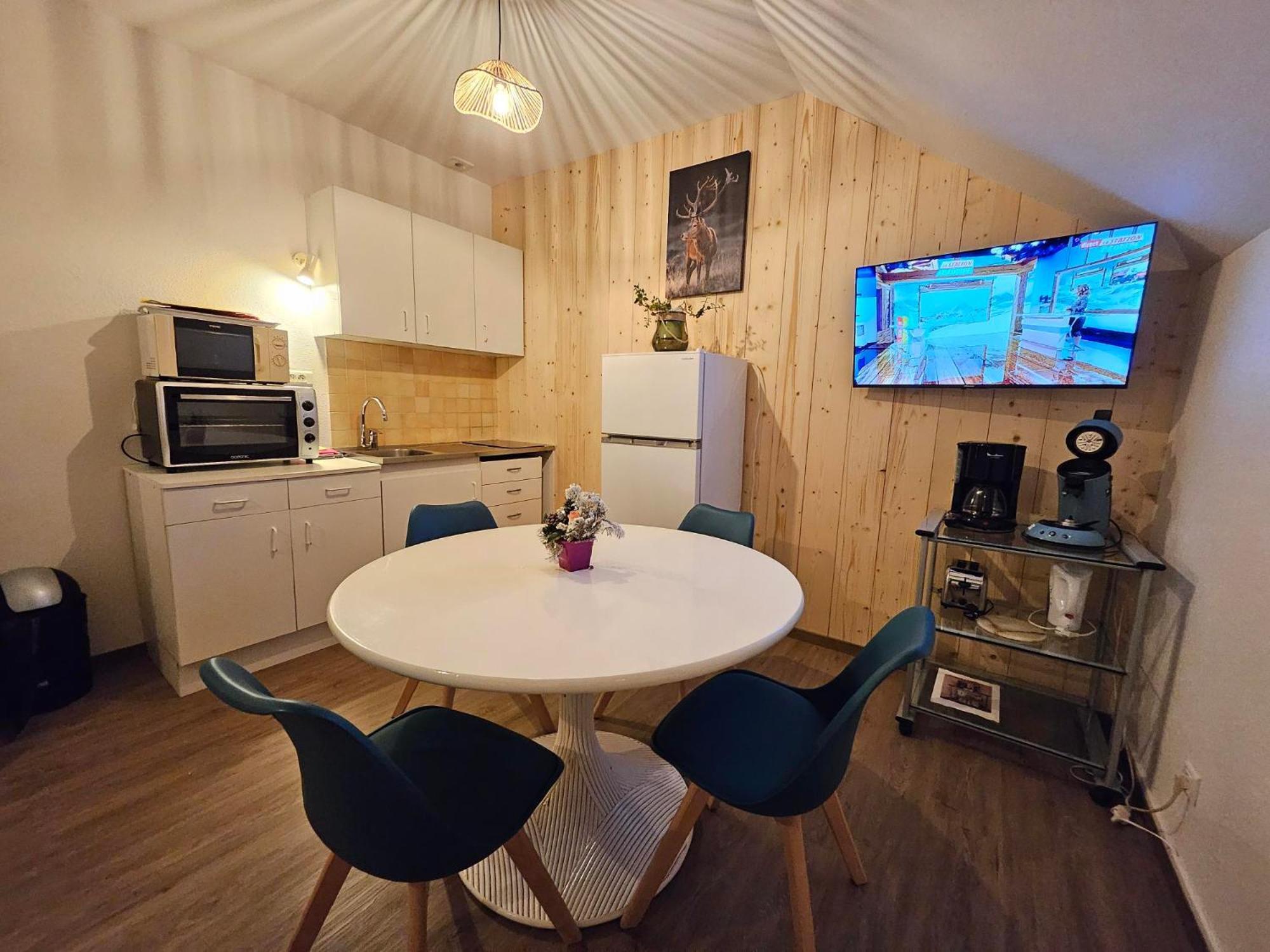 Gite Eglantine 2 A 6 Personnes Avec Spa Et Salle De Jeux Dans La Residence Ventron Exterior photo